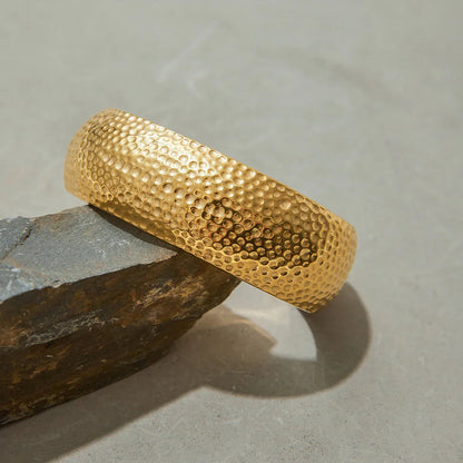 [AuraEcho]Cheyenne Textured Gold Band