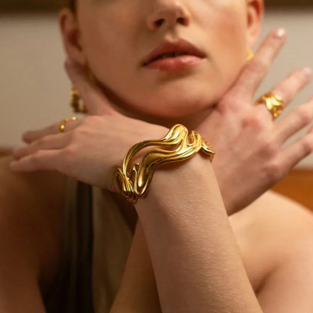 [AuraEcho]Anissa Wavy Gold Bracelet