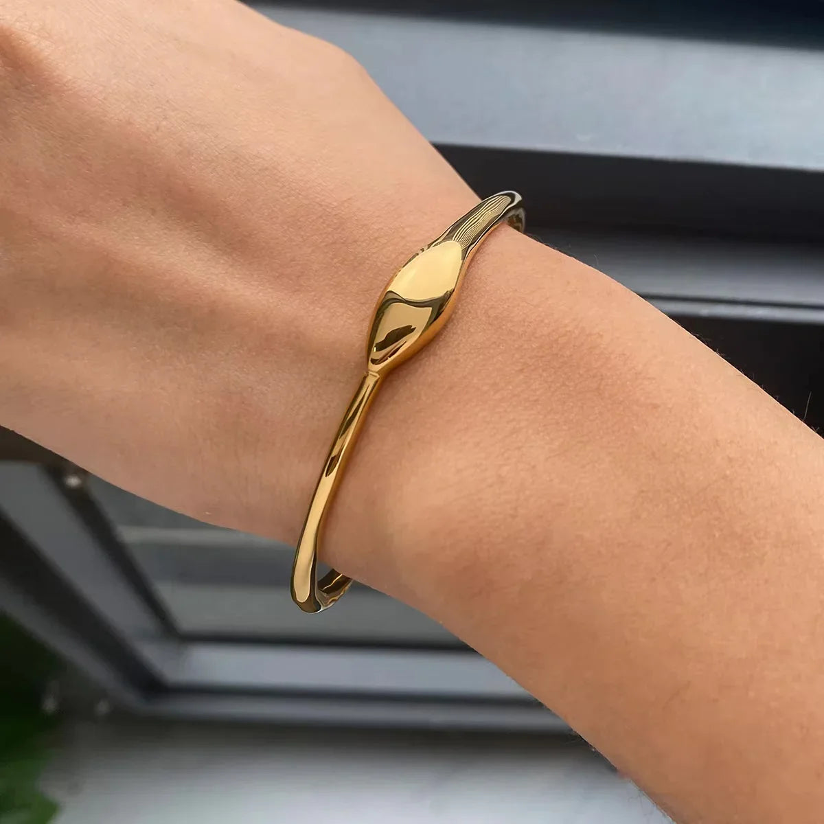 [AuraEcho]Vinny Gold Bangle