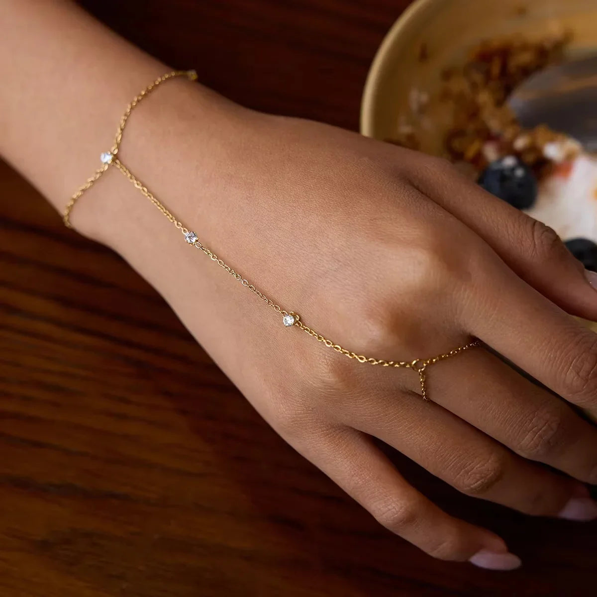 [AuraEcho]Cressida Diamond Hand Chain