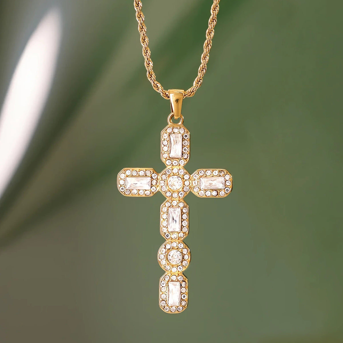 [AuraEcho]Evangelina Diamond Cross Necklace