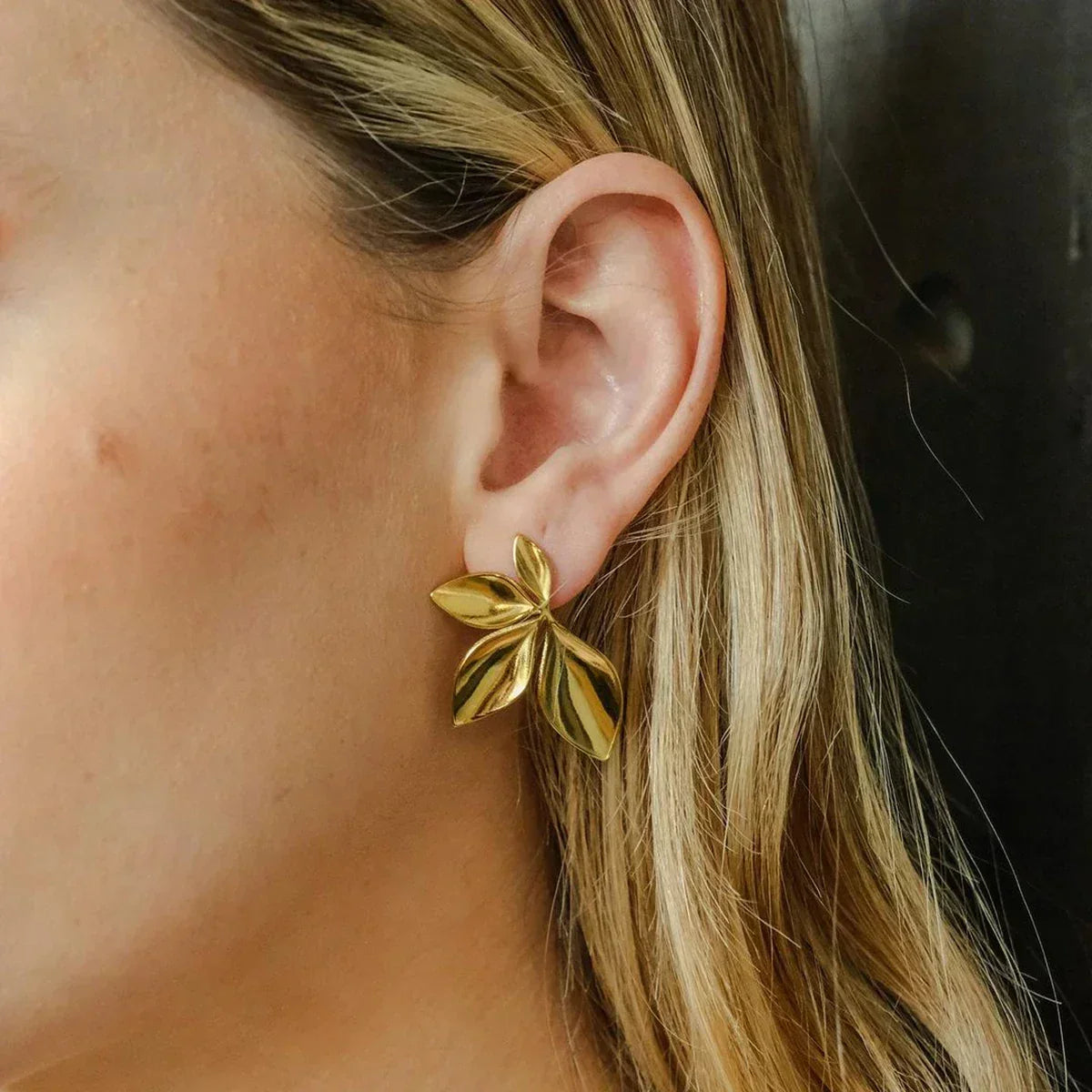 [AuraEcho]Velle Gold Petal Earrings