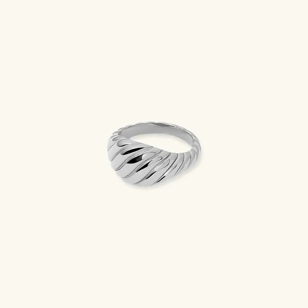 [AuraEcho]Ylenna Gold Croissant Ring