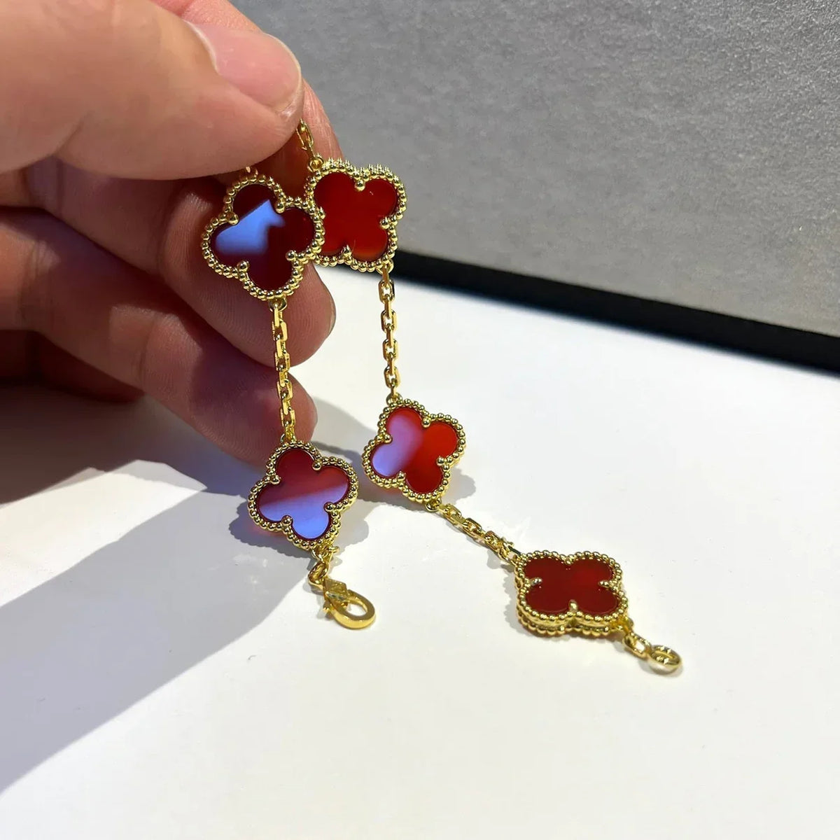 [AuraEcho] CLOVER 5 MOTIF RED CORNELIAN BRACELET COLLECTION