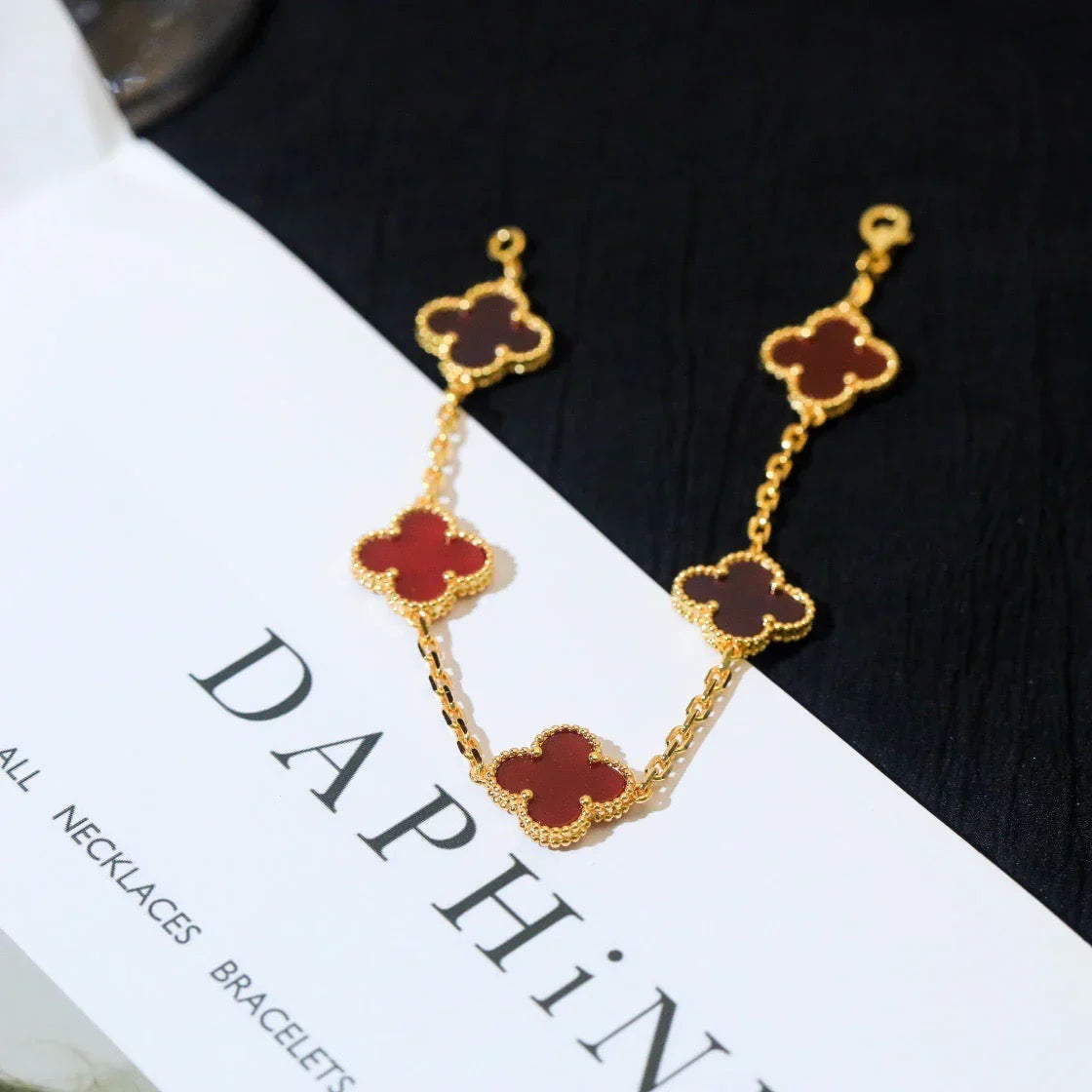 [AuraEcho] CLOVER 5 MOTIF RED CORNELIAN BRACELET COLLECTION