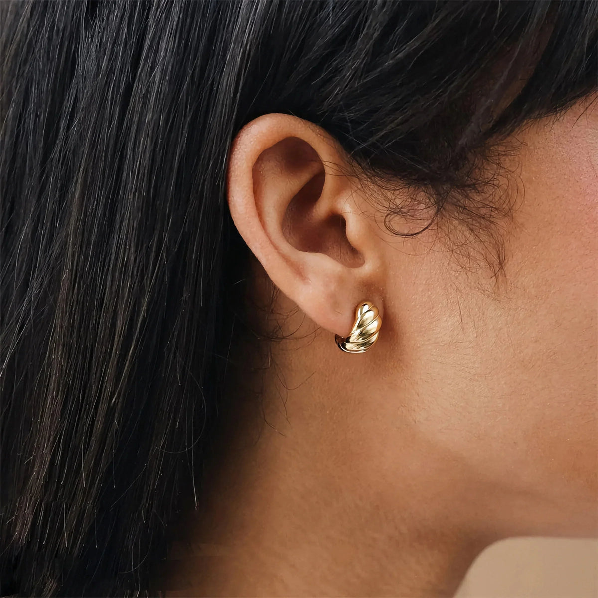[AuraEcho]Croissant Huggie Earrings