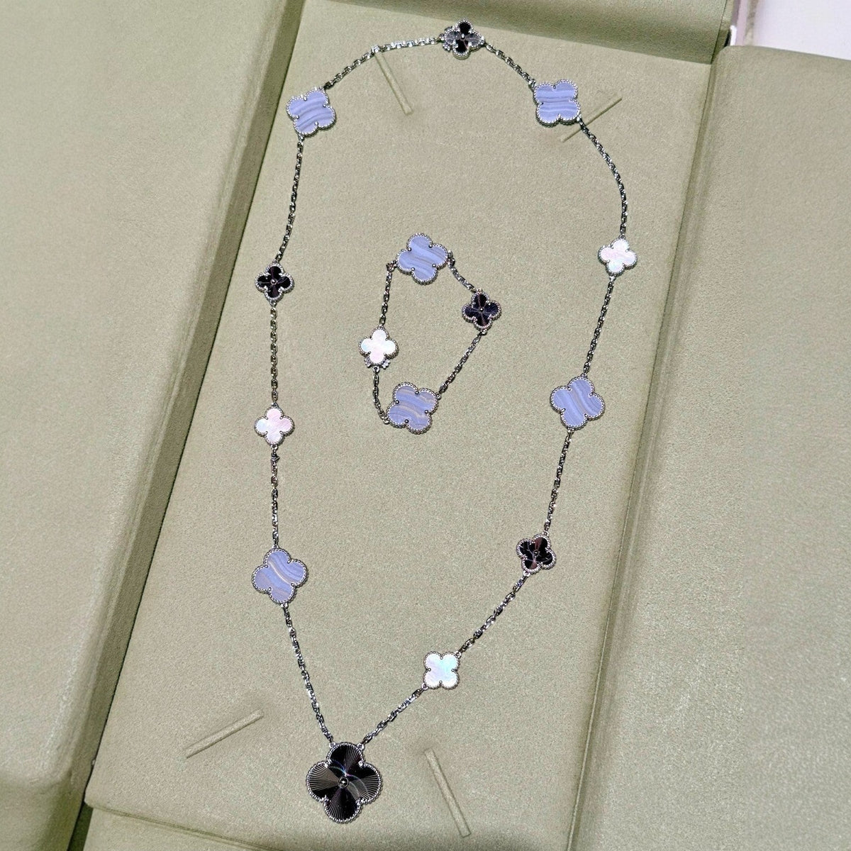 [AuraEcho]DETACHABLE CLOVER 15(11+4) FLOWER SILVER NECKLACE SET