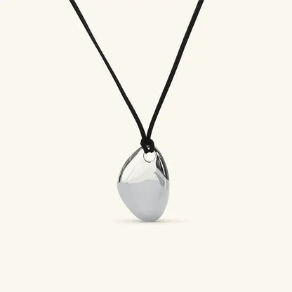 [AuraEcho]Vionna Gold Pebble Pendant